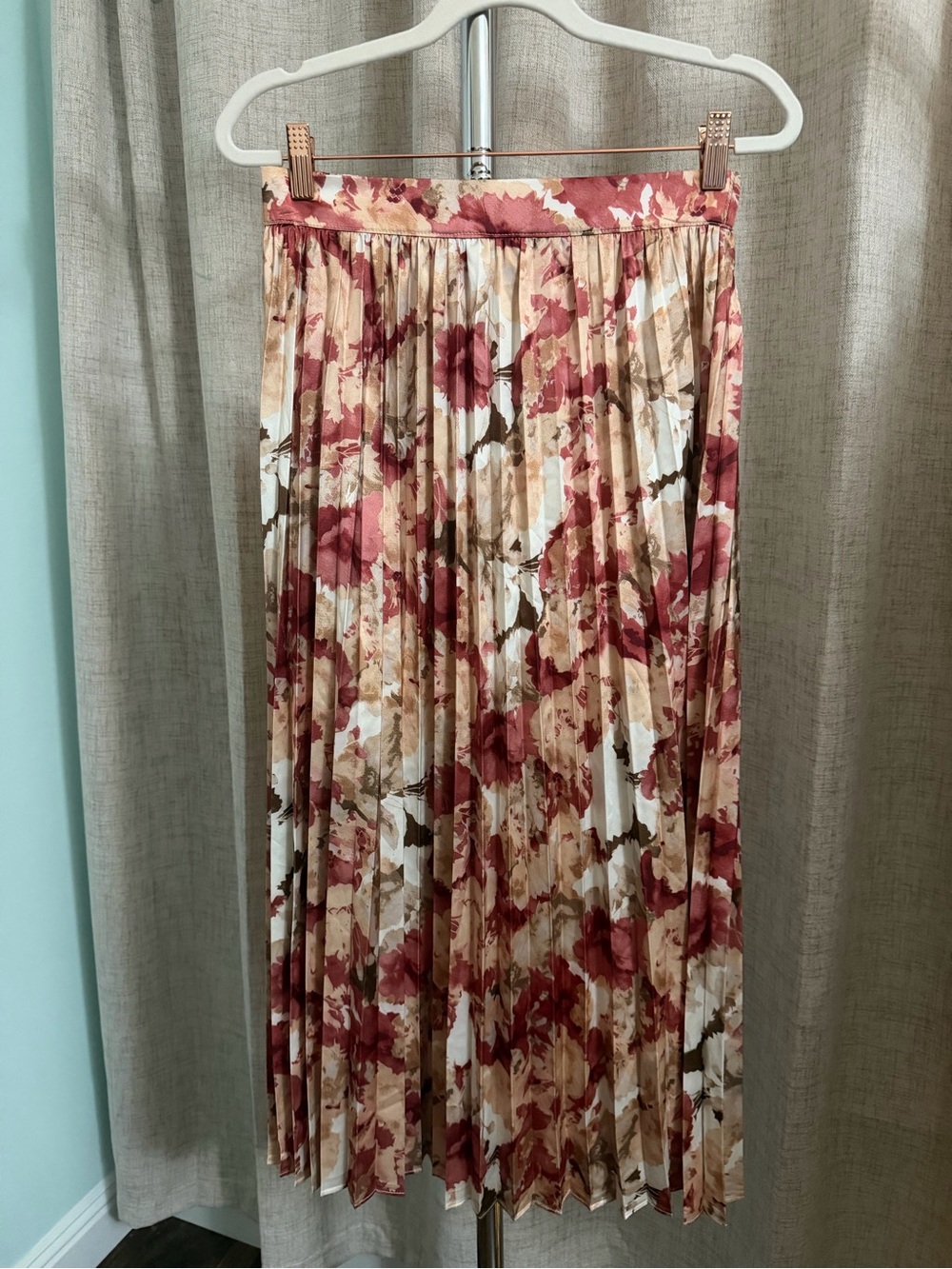 Floral Pleated Midi Skirt in Blush and Cream